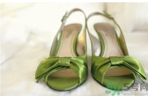 結(jié)婚可以穿綠色衣服嗎？結(jié)婚為什么穿綠鞋子？