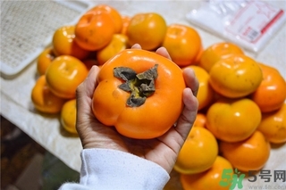 柿子和螃蟹一起吃有毒嗎？柿子不能和什么同食？