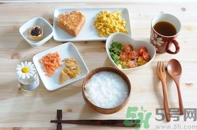 早餐怎么吃才健康？上班族早餐吃什么好？