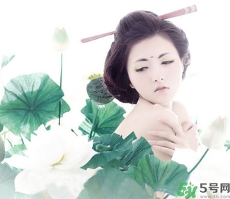 精華和乳液哪個先用？精華和乳液的使用順序