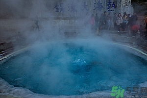 泡溫泉什么季節(jié)最好？泡溫泉的最佳時間長度