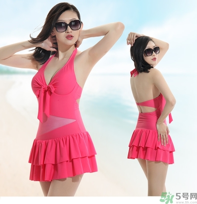 泡溫泉穿什么衣服？泡溫泉穿什么樣的泳衣？