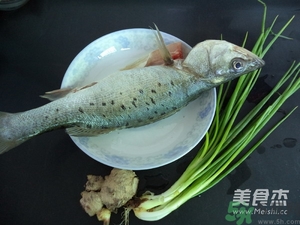 鱸魚蒸多長時(shí)間？鱸魚怎么蒸？