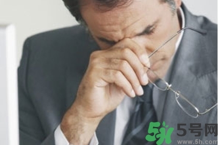 眼睛干澀看東西模糊怎么回事？眼睛干澀看東西模糊怎么辦？