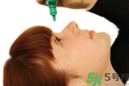 眼睛干澀看東西模糊用什么眼藥水？