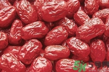 冬棗和紅棗的營養(yǎng)價(jià)值哪個(gè)高？冬棗和紅棗哪個(gè)熱量高？