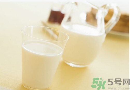 嬰兒奶粉大人能喝嗎？嬰兒奶粉大人喝了會怎樣？