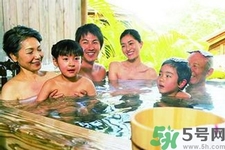 小孩可以泡溫泉嗎？多大的小孩可以泡溫泉？
