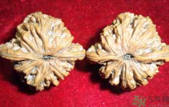 核桃發(fā)霉能吃嗎？發(fā)霉的核桃能吃嗎？