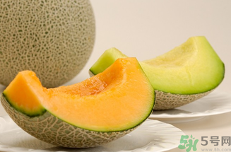 哈密瓜吃多了會(huì)怎么樣？哈密瓜吃多了會(huì)上火嗎？