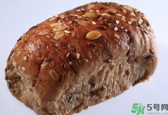 晚上吃全麥面包會胖嗎？吃全麥面包會胖嗎？