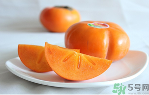 脆柿子皮可以吃嗎？脆柿子要削皮嗎？