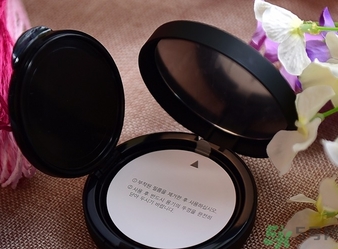 w.lab雪花氣墊黑色款怎么樣？w.lab雪花氣墊黑色和白色區(qū)別？