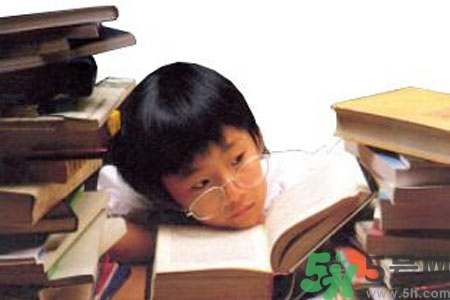 熬夜對(duì)青少年有什么影響？熬夜對(duì)青少年的危害是什么？