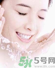 牛奶過期了還能喝嗎？牛奶過期了如何利用？