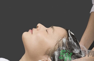 洗頭發(fā)掉頭發(fā)怎么辦？洗頭發(fā)大量脫發(fā)怎么辦？