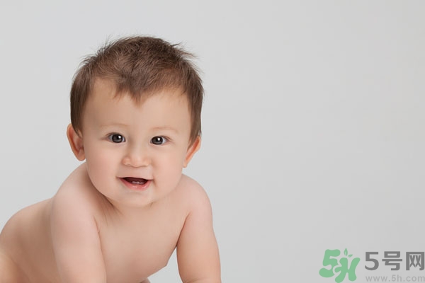 寶寶掉頭發(fā)是什么原因？寶寶掉頭發(fā)是怎么回事？