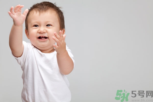 寶寶掉頭發(fā)是什么原因？寶寶掉頭發(fā)是怎么回事？