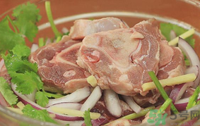 秋天可以吃羊肉嗎？秋天適合吃羊肉嗎？