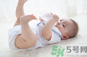 什么季節(jié)斷奶對寶寶好？如何給寶寶斷奶？