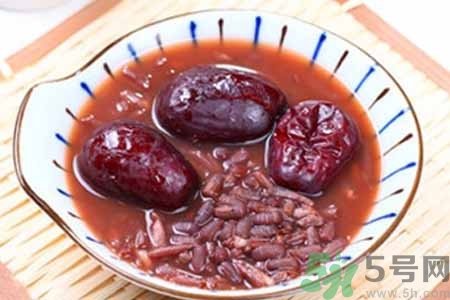 寒露手腳冰涼喝什么好？手腳發(fā)涼喝三紅湯有什么好處？