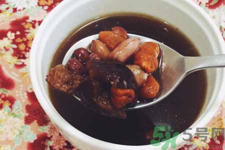 寒露手腳冰涼喝什么好？手腳發(fā)涼喝三紅湯有什么好處？