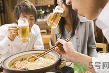 吃火鍋喝啤酒會胖嗎？吃火鍋喝啤酒胖了怎么辦？