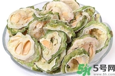 新鮮苦瓜片和干苦瓜片泡水哪個(gè)好？苦瓜片泡水喝的功效
