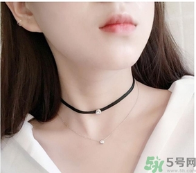 choker項(xiàng)鏈怎么搭配衣服？choker蕾絲項(xiàng)鏈搭配