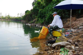 秋天釣魚(yú)怎么選釣位置？秋天釣魚(yú)怎么選釣位？