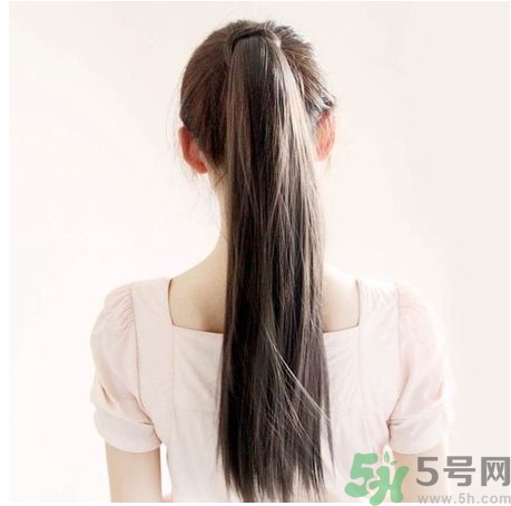 冬天頭發(fā)炸毛怎么辦？冬天頭發(fā)怎么樣減少靜電？