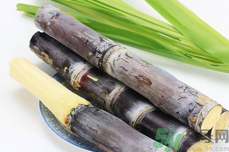發(fā)霉的甘蔗吃了會(huì)中毒嗎？發(fā)霉的甘蔗長(zhǎng)什么樣子？