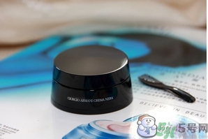 阿瑪尼黑曜石粉底多少錢？阿瑪尼黑曜石粉底霜專柜價(jià)格