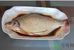 鯽魚死了還能吃嗎？死鯽魚能吃嗎？