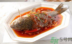 鯽魚死了一夜能吃嗎？鯽魚死了一天能吃嗎？