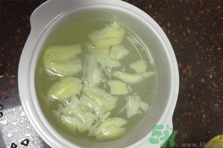 寶寶咳嗽喝大蒜水有用嗎？小孩咳嗽能喝大蒜水嗎？