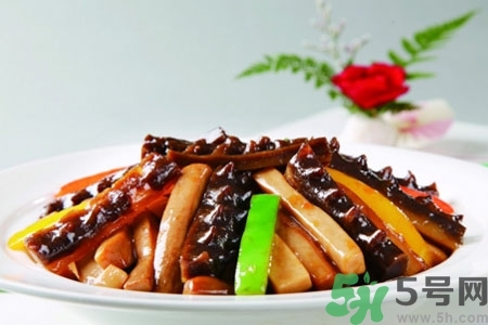 新鮮海參怎么吃最有營(yíng)養(yǎng)？新鮮海參生吃最有營(yíng)養(yǎng)嗎？