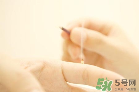 面癱能艾灸嗎？艾灸能治療面癱嗎？