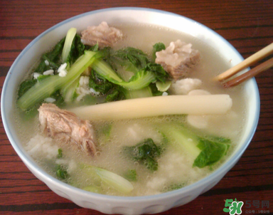 燉排骨什么時候放鹽最好？燉排骨放什么調(diào)料？