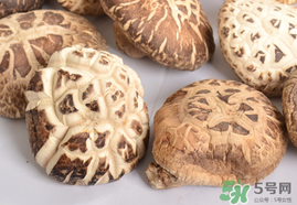 干香菇和鮮香菇的區(qū)別？干香菇和鮮香菇哪個好？