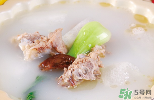 排骨湯燉多久最好？排骨湯燉怎么燉最好喝？