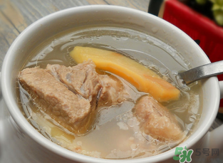 排骨湯為什么是白色的？排骨湯怎么熬成乳白色的？