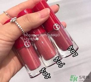 阿瑪尼小胖丁唇釉哪個色最火？阿瑪尼小胖丁唇釉保留了紅管的哪個色？
