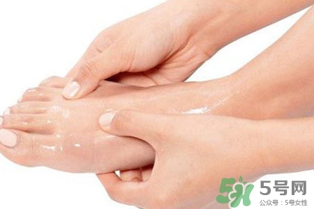 腳趾經(jīng)常抽筋是缺鈣嗎？腳趾抽筋是什么原因？