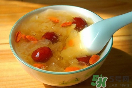 銀耳紅棗湯怎么做最正宗好吃？銀耳紅棗湯怎么做補血養(yǎng)顏？