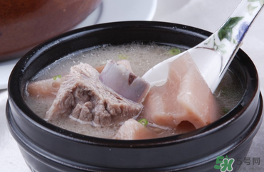 排骨湯可以隔夜喝嗎？隔夜的排骨湯還能喝嗎？