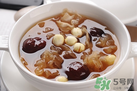 喝銀耳紅棗湯會(huì)上火嗎？上火能喝銀耳紅棗湯嗎？