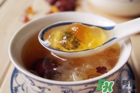 早上空腹喝銀耳紅棗湯好嗎？早上喝銀耳紅棗湯有什么好處？