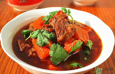 牛肉可以和胡蘿卜一起吃嗎？牛肉和胡蘿卜能一起吃嗎？