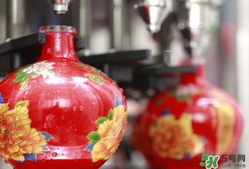一喝白酒就胃疼怎么回事？一喝白酒就胃疼怎么辦？